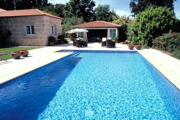Casa de vacaciones para 9 personas, con Balcón y Terraza además de Jardín y Piscina en Celanova