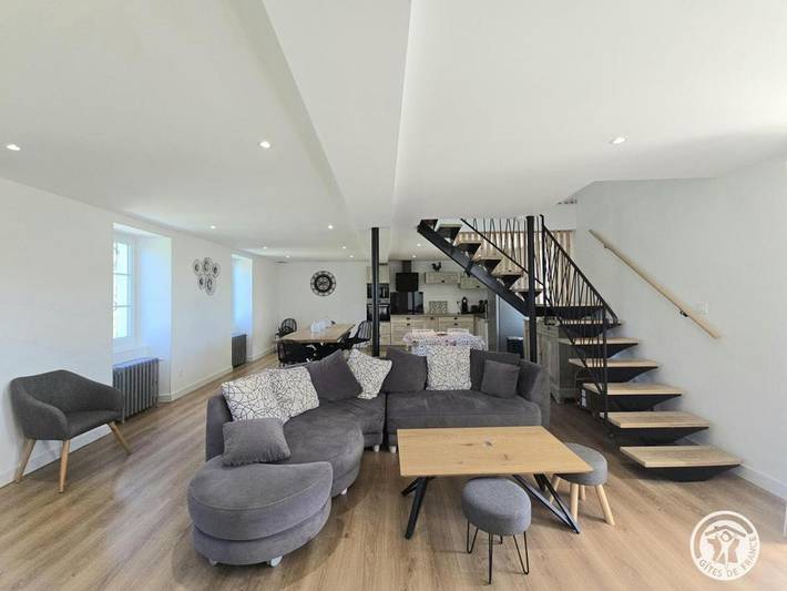 Location de vacances pour 10 personnes, avec piscine ainsi que terrasse et jardin à Saint-Rabier - 4