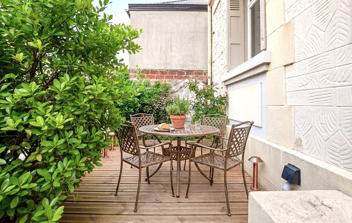 Appartement élégant de 2 chambres près de la rivière et des restaurants, Wi-Fi et parking gratuits in Deauville, Région de Lisieux