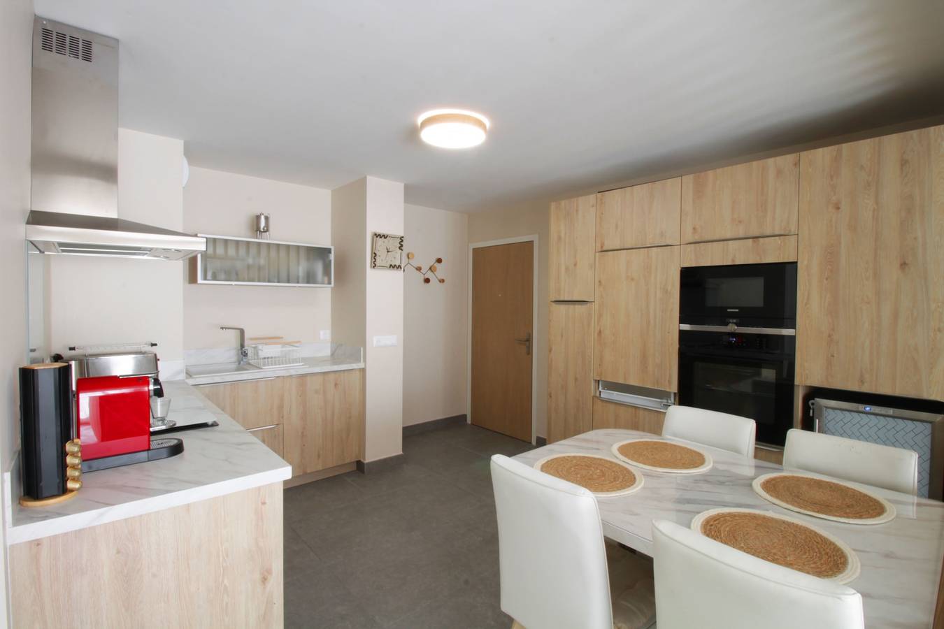 Appartement entier, T3 neuf, clim, terrasse & garage à 2 pas du Lac in Aix-les-Bains, Région de Chambéry