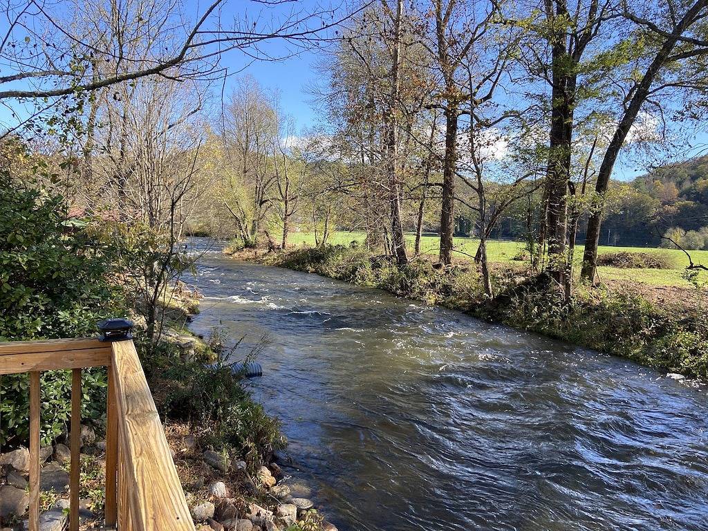 Tiny Toot - “On Deep Creek” Bryson City, Nc in Fontana Lake