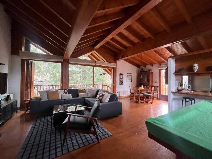 Chalet für 8 Personen, mit Ausblick und Terrasse sowie Pool, mit Haustier - 1
