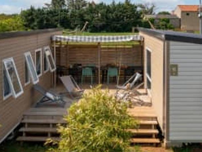 Mobil home pour 10 personnes, avec bassin pour enfant à Saint-Martial-de-Nabirat - 2