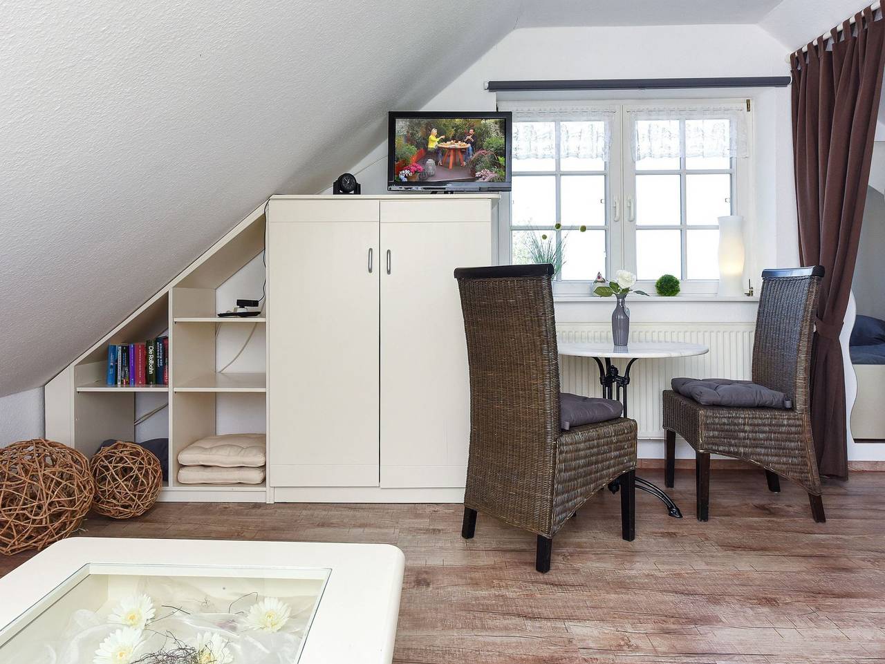 Ganze Ferienwohnung, Haus Friesische Weite im Wangerland - Ferienwohnung Schwalbennest in Neugarmssiel, Wangerland