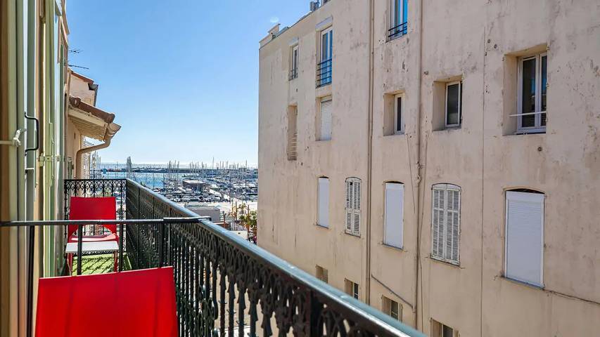 Gîte pour 3 personnes dans Cinema Les Arcades Ales - 2