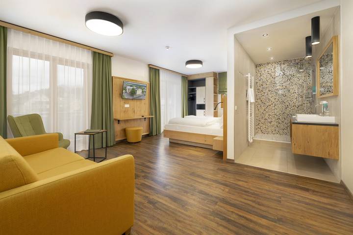 Hotel für 4 Personen, mit Pool und Balkon sowie Sauna und Garten, kinderfreundlich - 1