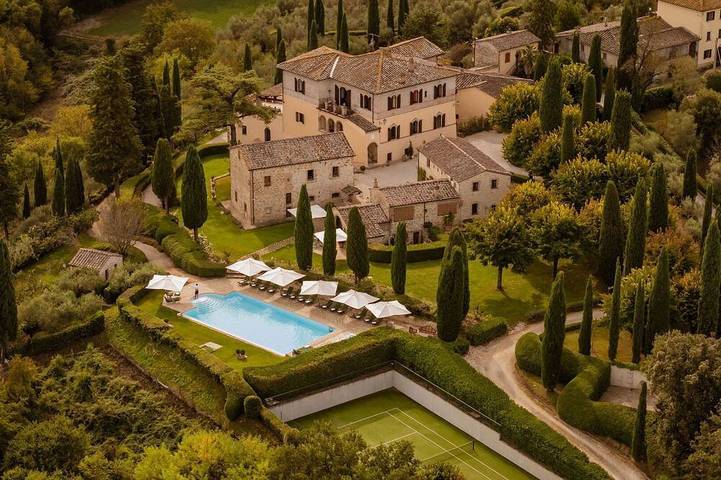 Villa pour 31 personnes, avec jardin et sauna ainsi que jacuzzi et balcon à Monteriggioni