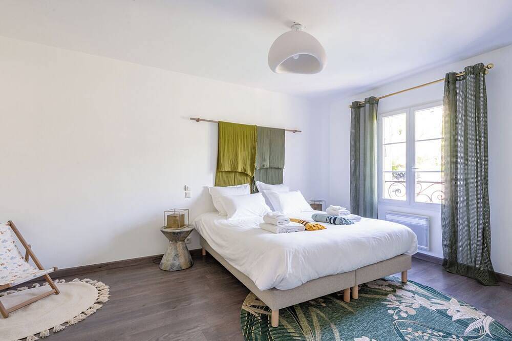 Villa Sun 7, new at Crillon-le-Brave in Crillon-le-Brave, Parc naturel régional du Mont-Ventoux