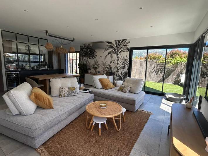 Chalet para 6 personas, con piscina y vistas además de terraza y jardín - 1