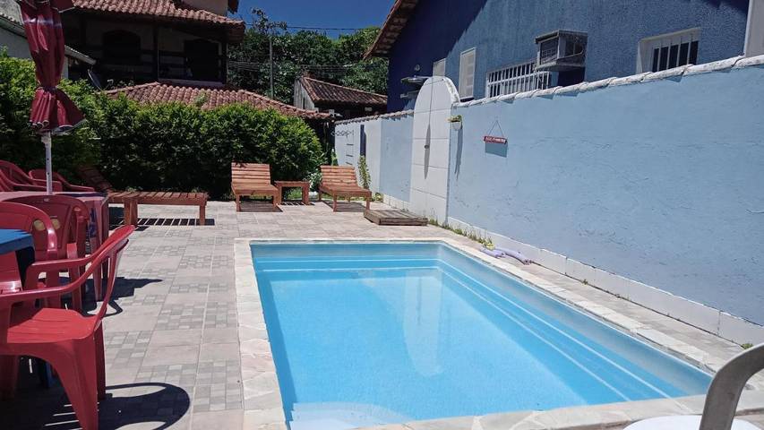 Alojamiento y desayuno para 4 personas, con piscina para niños además de piscina y jardín - 1