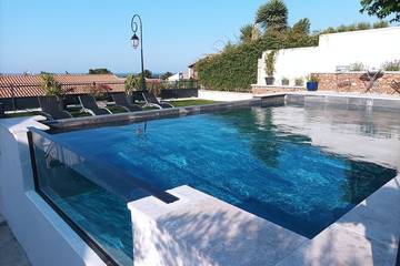 Gîte pour 6 personnes, avec jardin à Aureille