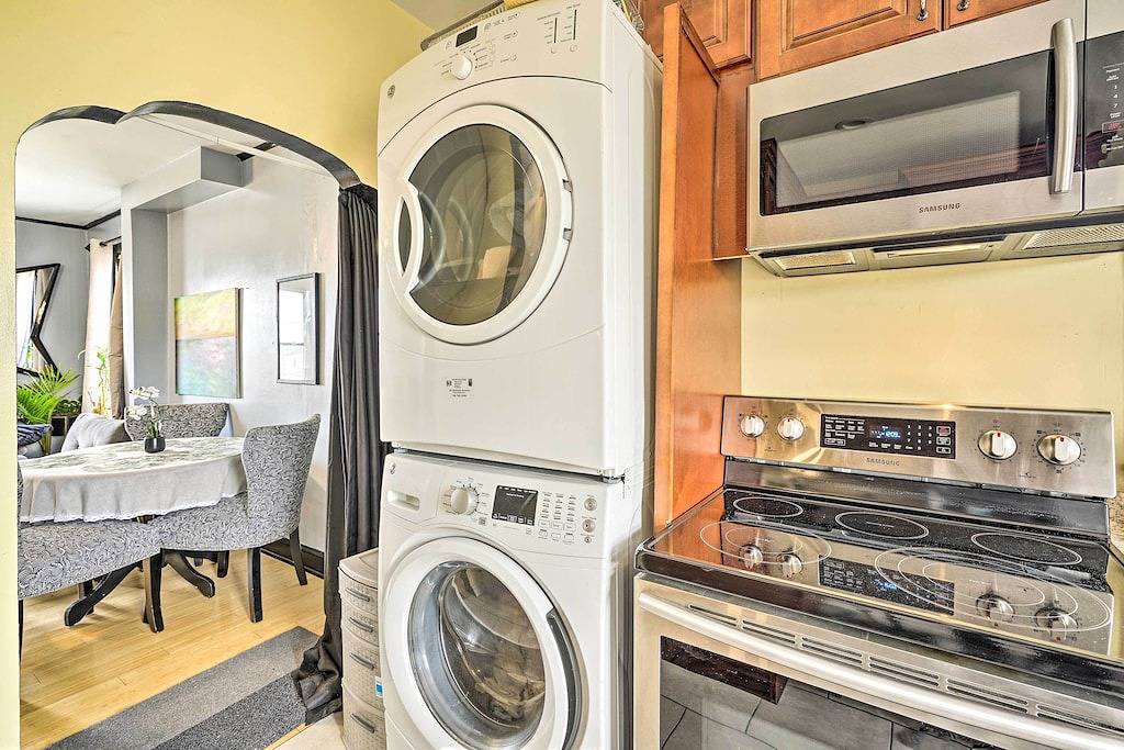 Ganze Wohnung, Long Branch Apartment: 1 Mi to Beach, Pier Village in Long Branch, Monmouth County