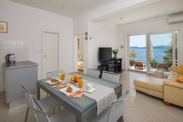 House Karlo in Pisak, Omis-Riviera
