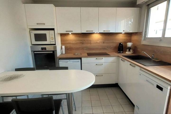 Location de vacances pour 4 personnes, avec terrasse dans Plage Bonne-Source