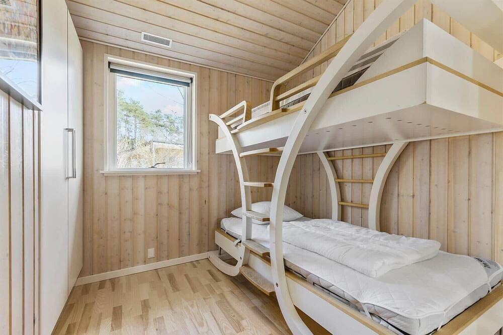 8302 Kolind in Kolind, Rønde