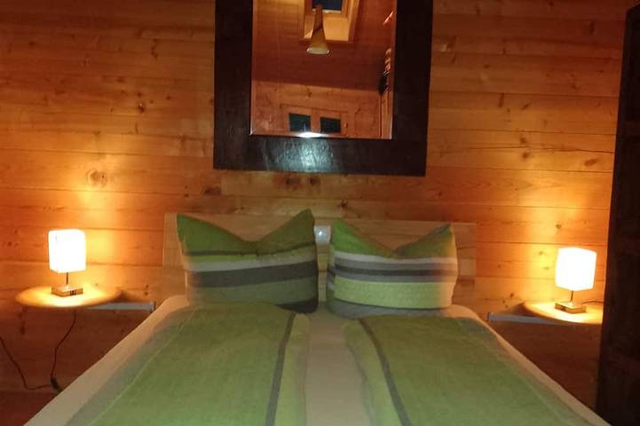 Apartamento inteiro, Vacation apartment Hüttenzauber in the middle of the Bavarian Forest National Park in Lindberg, Šumava Mountains