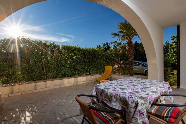 Apartament wakacyjny dla 4 osób, z Balkon/ taras w Punat