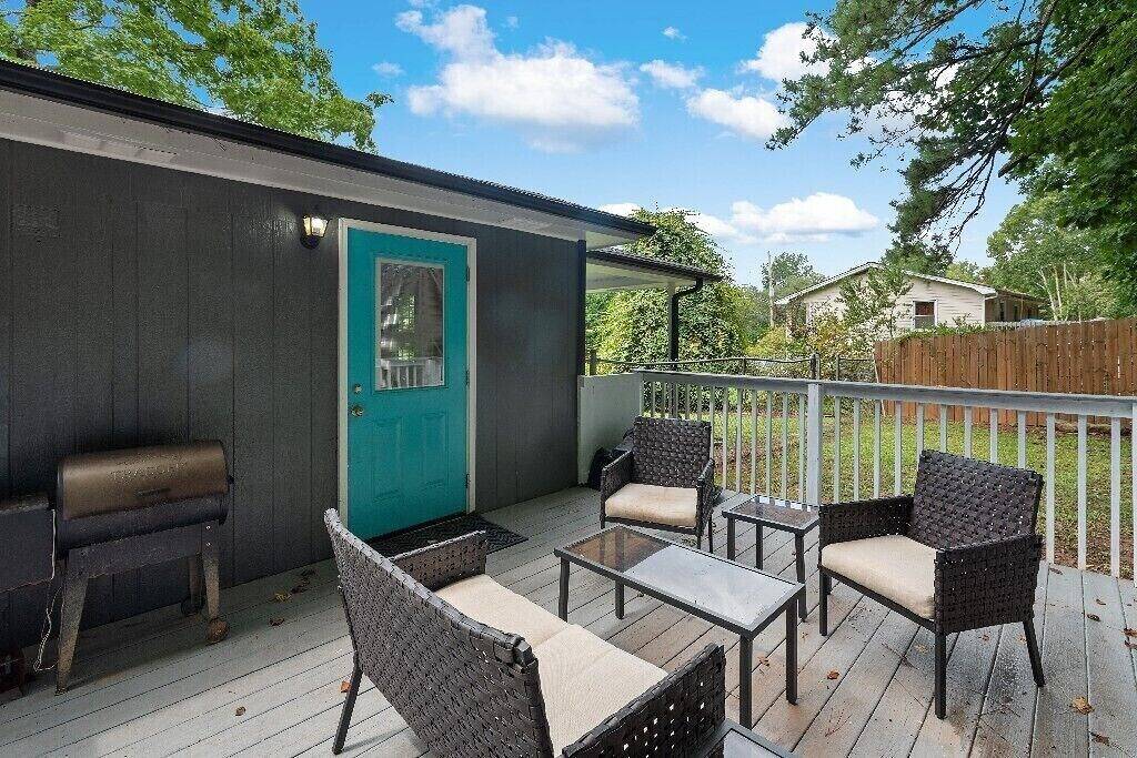 Romantic Peaceful Home with Firepit in Cobb County