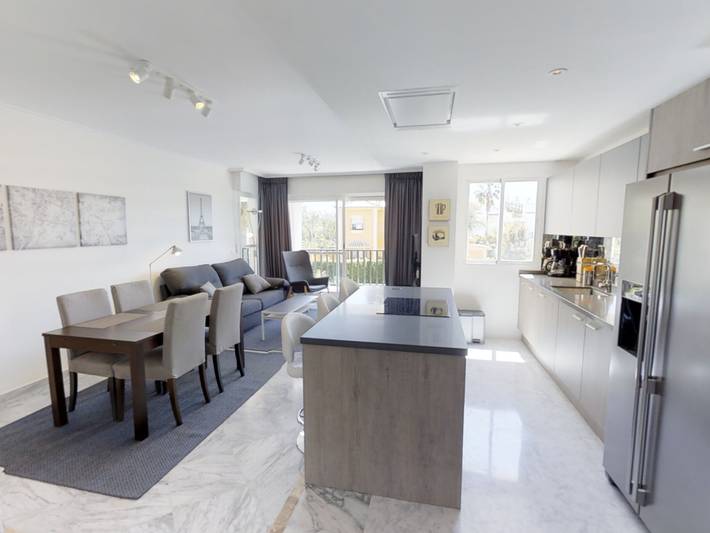 Ganze Wohnung, Modernes Apartment in Marbella für 6 Personen mit Gemeinschaftspool und Strandnähe in San Pedro de Alcántara, Marbella