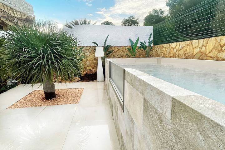 Ferienhaus für 4 Personen, mit Garten und Whirlpool in Cala Pi