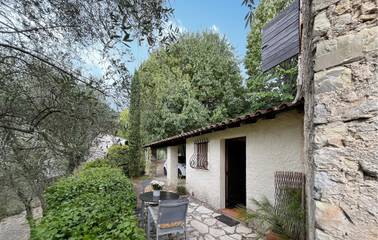 Gîte pour 2 personnes, avec jardin à Peymeinade