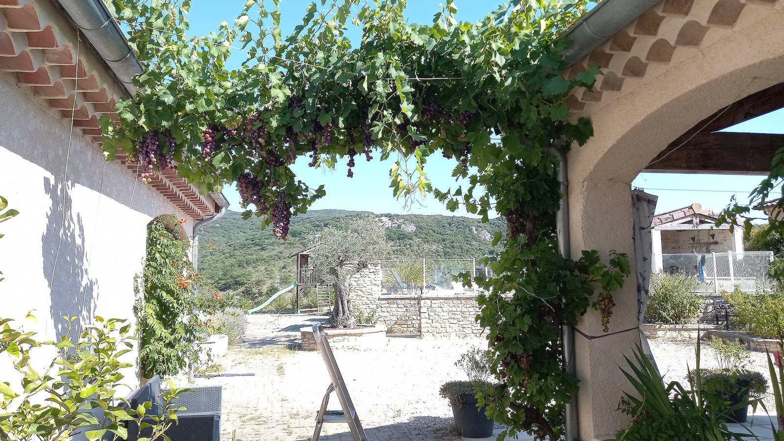 Pierre de Jourdan 2 in Grospierres, Ardèche