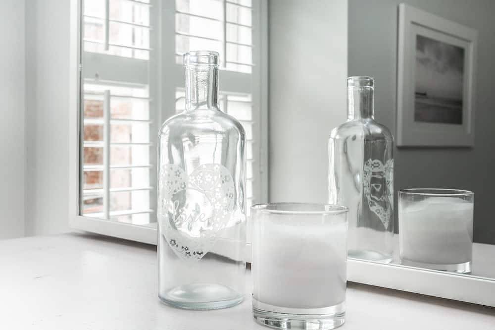 Ganze Wohnung, Stylish first-floor apartment with private patio, just moments from the High Street. Sleeps 2 in North Berwick, Edinburgh und Lothian