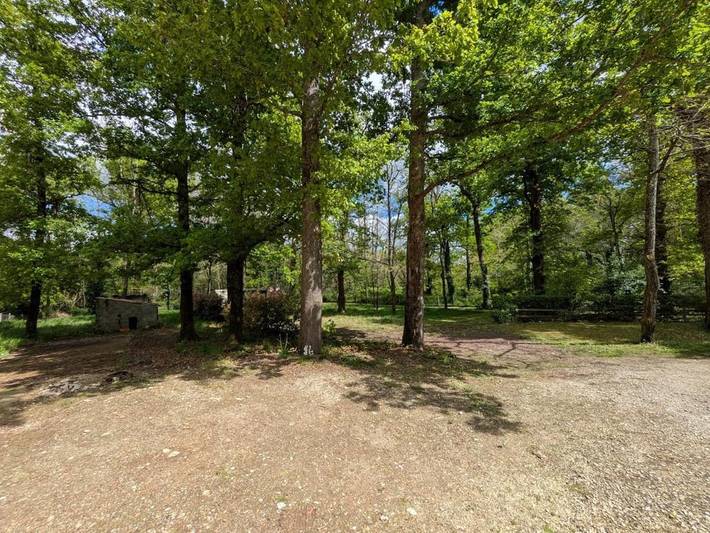 Location de vacances pour 10 personnes, avec Terrasse et Jardin ainsi que Piscine et Vue à Échourgnac