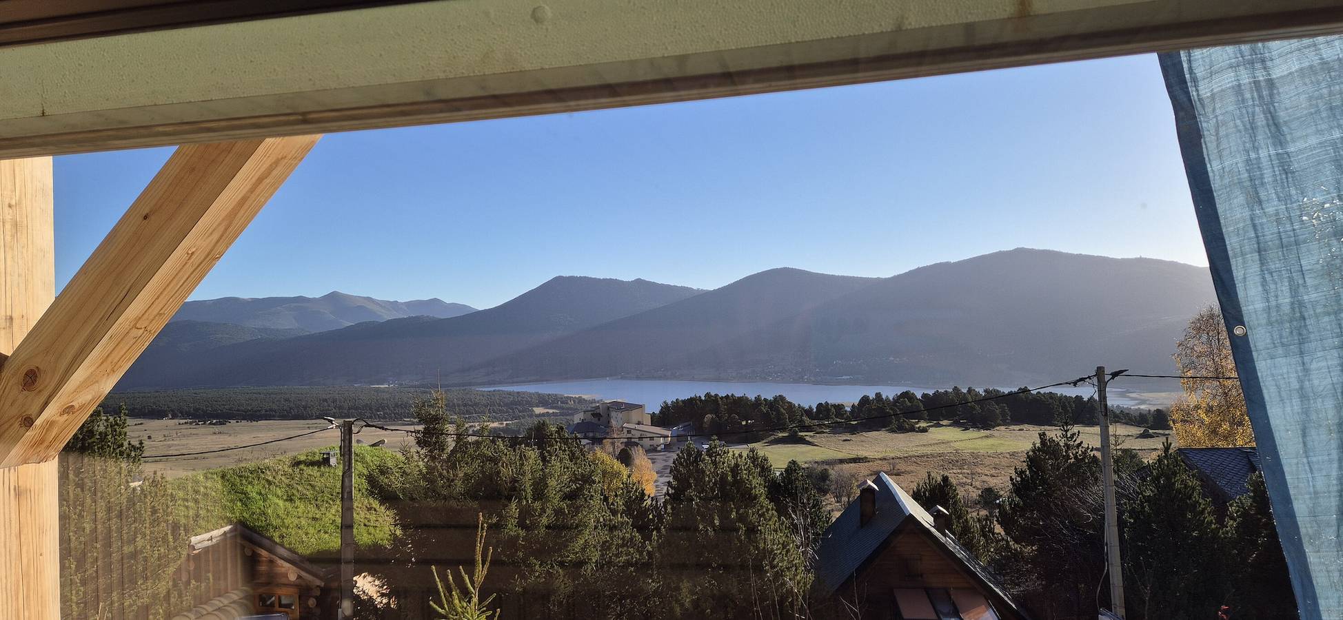 Chalet 'G2' con vistas al lago, terraza privada y Wi-Fi in Les Angles, Región de Prades (Francia)