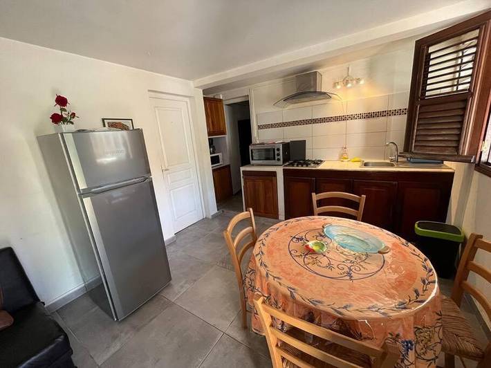 Gîte pour 4 personnes, avec piscine et terrasse à Saint-Pierre (ville) - 2