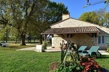 Gîte pour 6 personnes, avec jardin à Saint-Nexans
