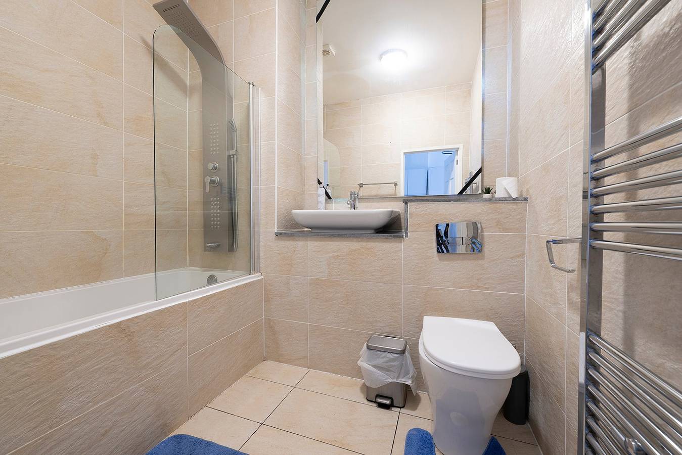 Entire apartment, A comfortable place in West Bromwich in Sandwell, Birmingham Area