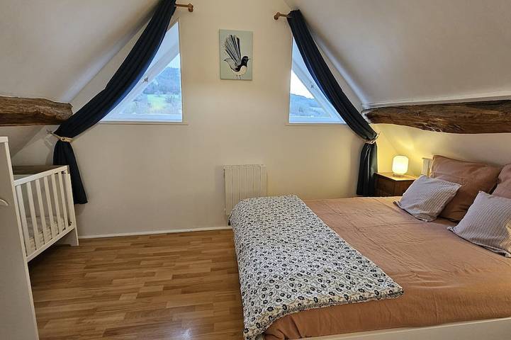 Location de vacances pour 12 personnes, avec jardin à Vault-de-Lugny - 2