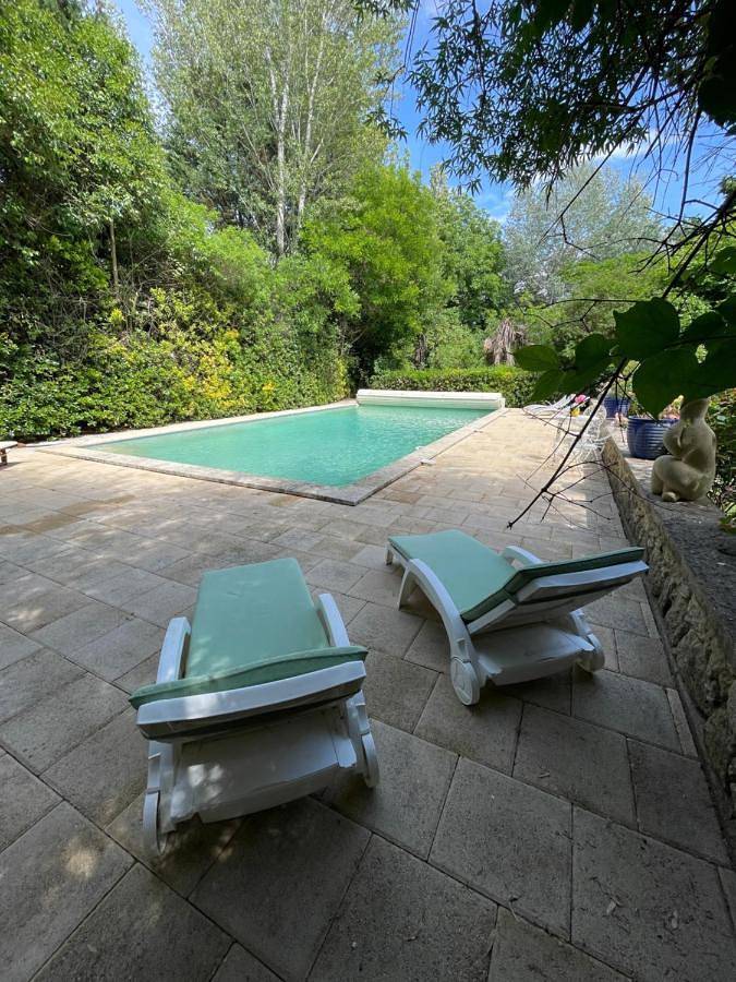 Location de vacances pour 12 personnes, avec jardin ainsi que piscine et terrasse à Puyvert - 3