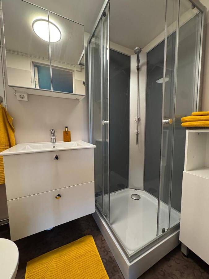 Appartement entier, Lantligt läge nära golfbana in Västeras, Västmanland