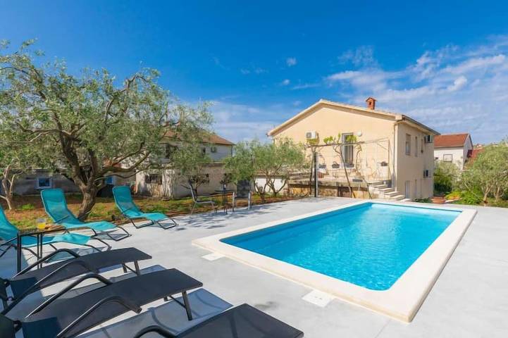 Holiday apartment for 6 people, with pool and garden - 1