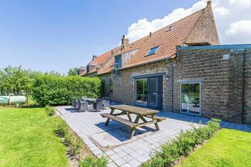 Gîte pour 16 personnes, avec terrasse et jardin dans Leffinge