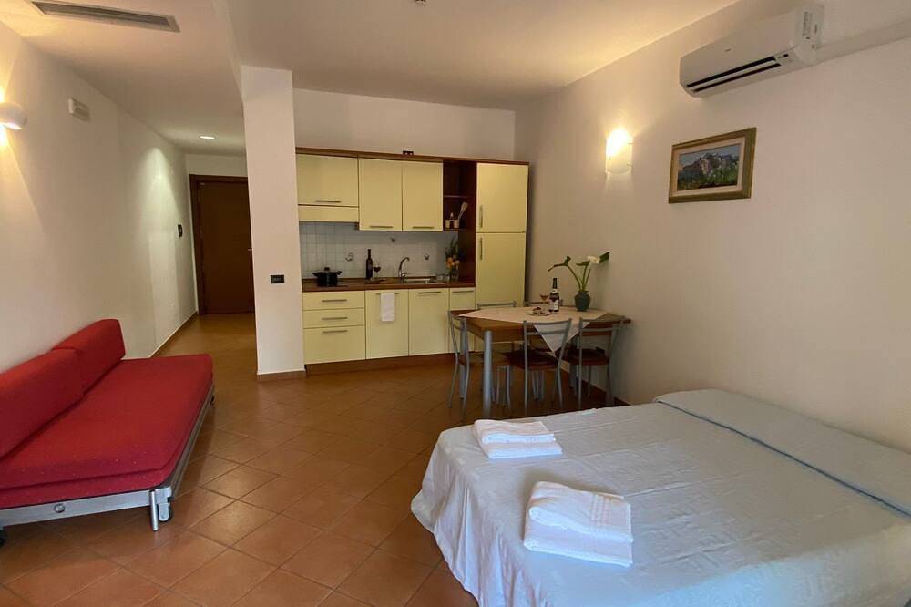 Appartement entier, Two-Room Air-Conditioned Apartment 5 Minutes From The Sea Surrounded By Pine Forest in Castellaneta Marina, Castellaneta