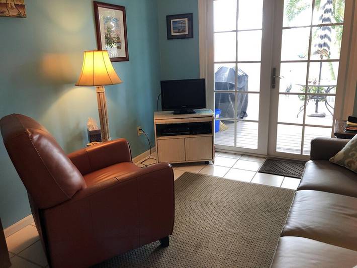 Vacation apartment for 4 people, with yard and pool as well as terrace - 1