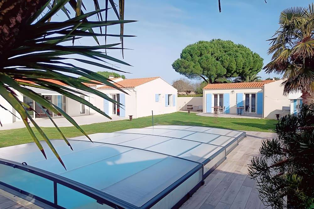 Chambre d'hôtes « Suite Les Plages » avec piscine, jardin partagés et Wi-Fi in La Brée-les-Bains, Côte de Beauté