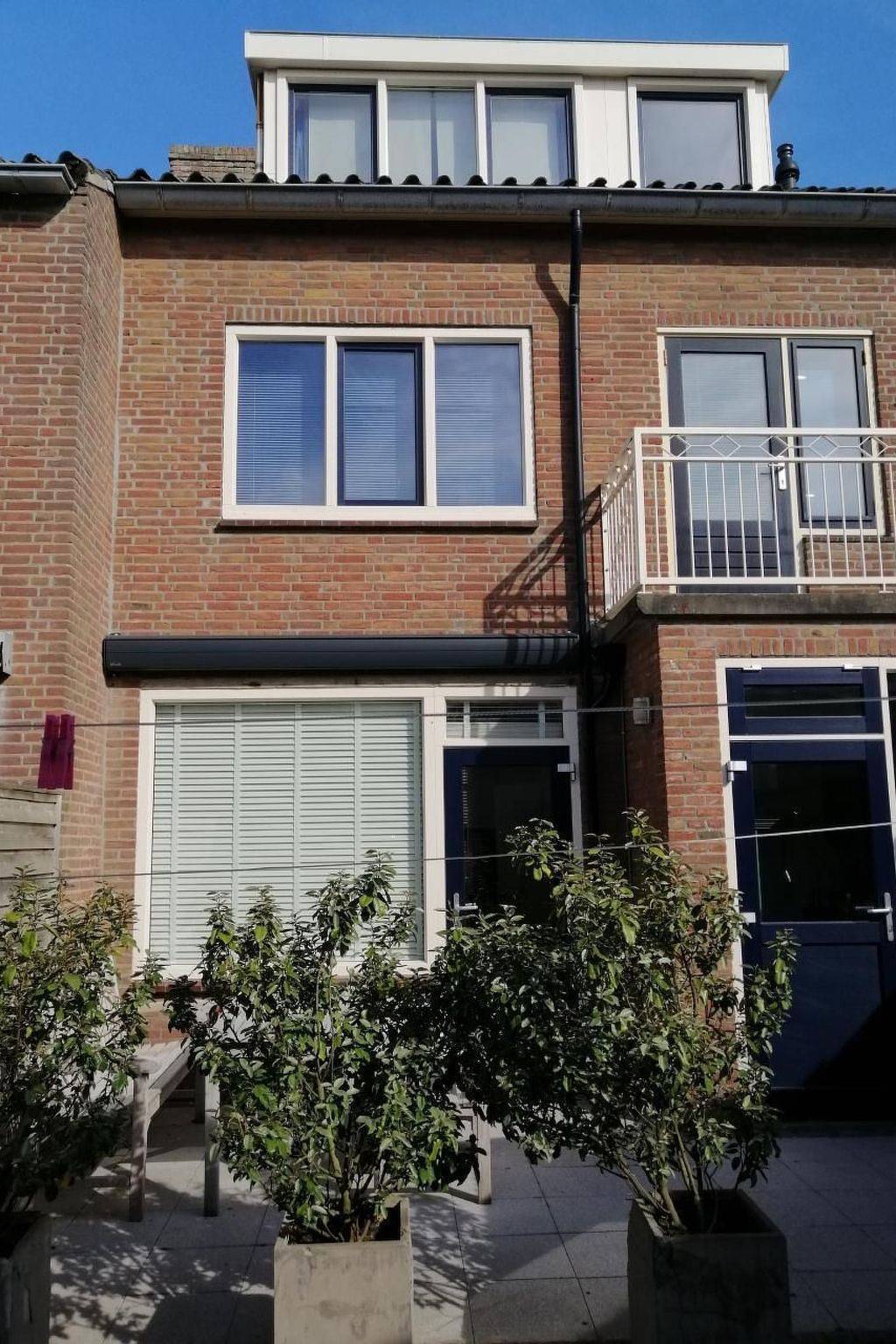 "Emmastraat" mit Terrasse in Katwijk, Nederlandse Noordzeekust