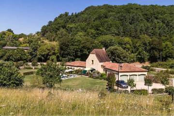 Cottage pour 8 personnes, avec jardin, animaux acceptés à Bézenac