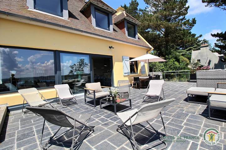 Gîte pour 11 personnes, avec terrasse et jardin, animaux acceptés à Trébeurden - 2