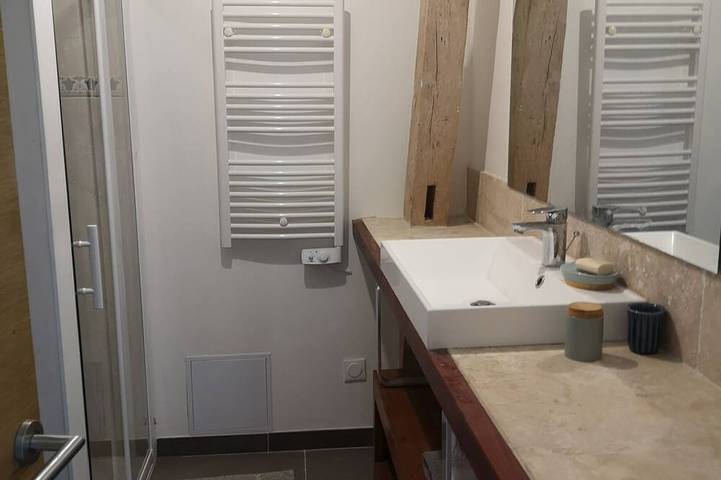 Location de vacances pour 4 personnes, avec terrasse et jardin à Saint-Épain - 4