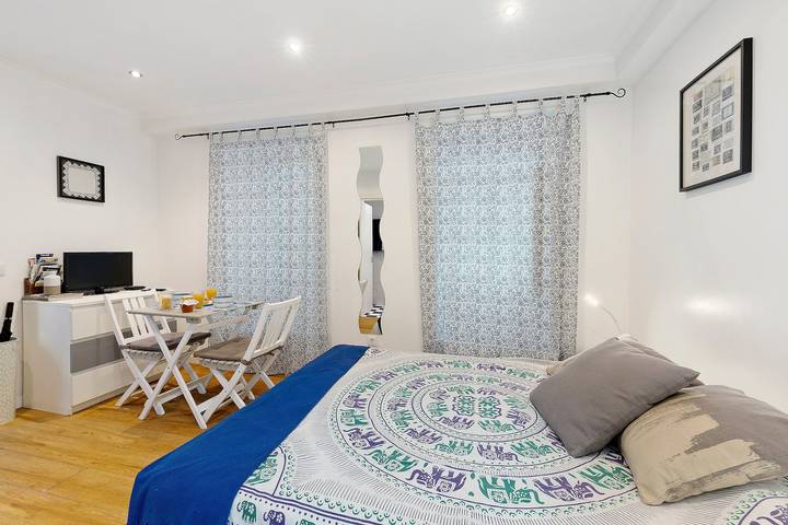 Entire apartment, Apartment 'Sapato' with Wi-Fi and Air Conditioning in São Vicente de Fora, São Vicente (Lisbon)