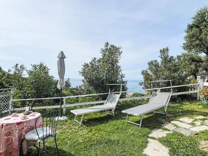 Villa per 2 persone, con giardino a Comune di Finale Ligure