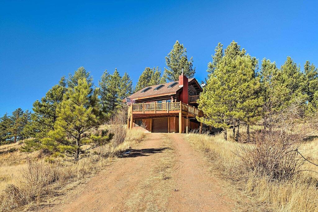 Classic Colorado Log Home w/ Mountain Views! in Florissant, Teller County