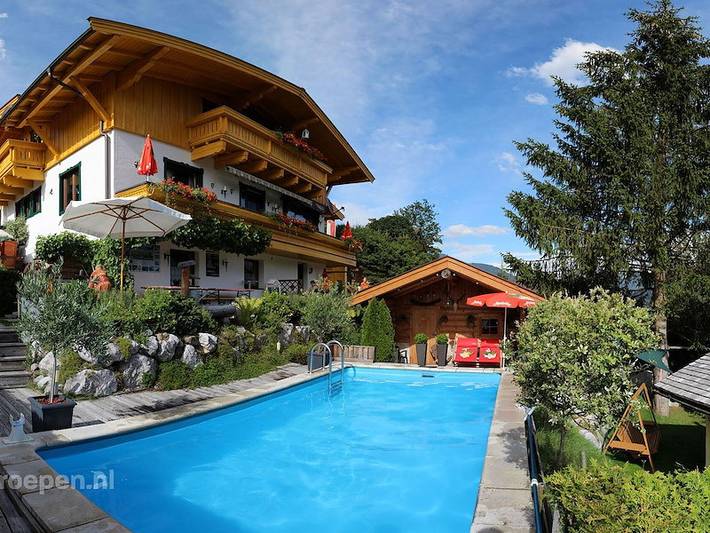Ferienhaus für 13 Personen, mit Sauna und Balkon/Terrasse sowie Terrasse in Zell am See