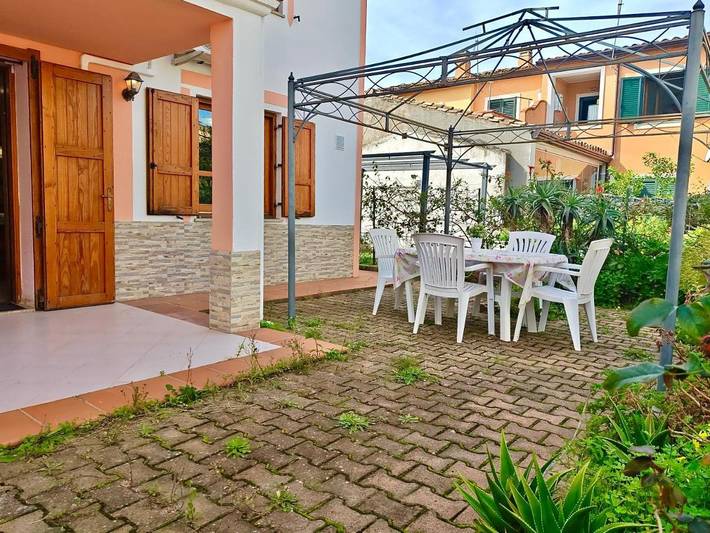 Casa vacanza per 4 persone, con giardino e panorama, adatto a famiglie con bambini in Arbatax