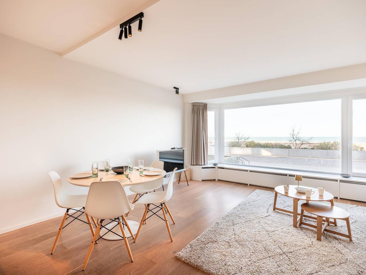 Geheel appartement, Hedendaags appartement direct aan het strand in Koksijde-Bad, Koksijde